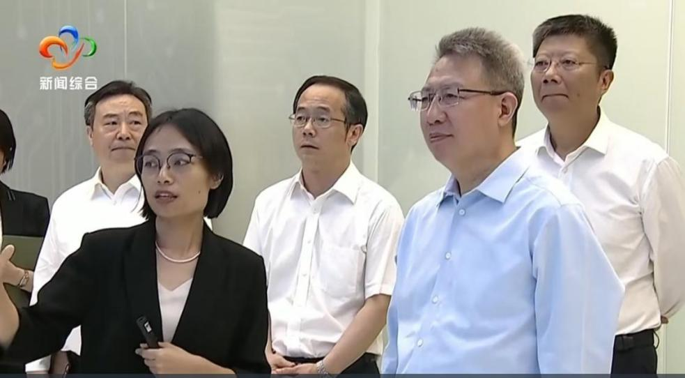 武漢市市委書記郭元強一行調(diào)研中科晶上